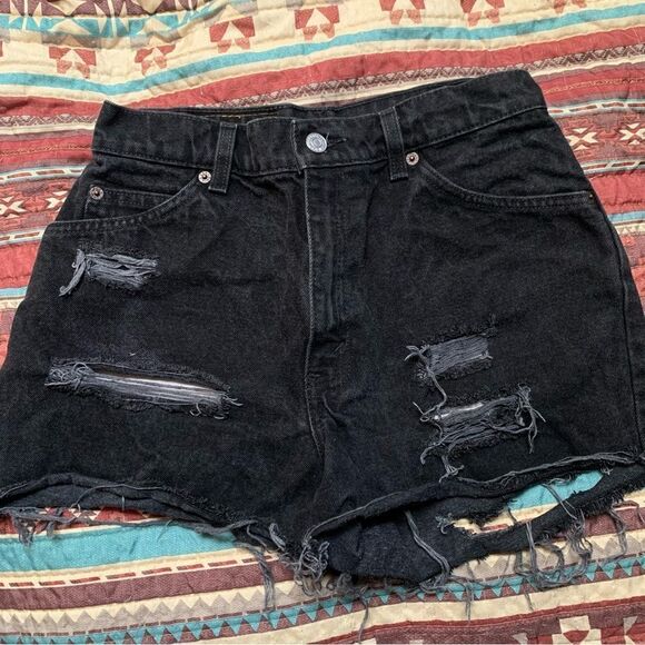 Vintage orange tab Levi’s Black Distressed Denim Shorts size 27 - Picture 3 of 6